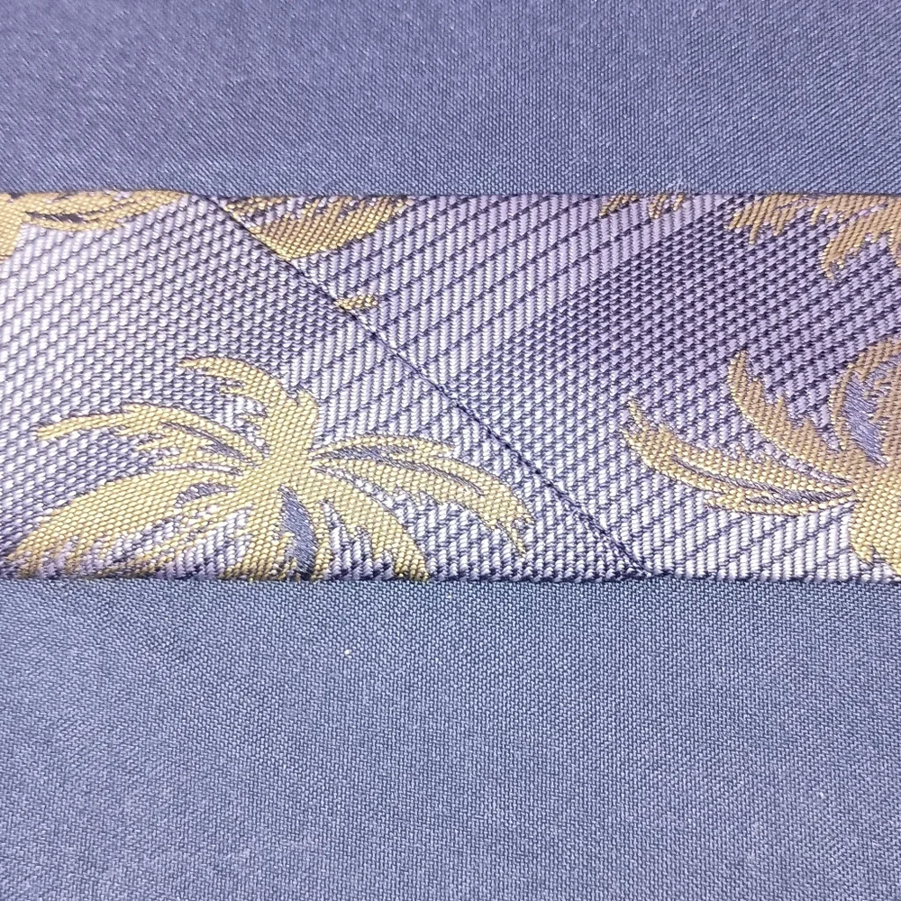 Mens Tommy Bahama Off Island Blue Green Palm Tree Print 100% Silk Twill Necktie